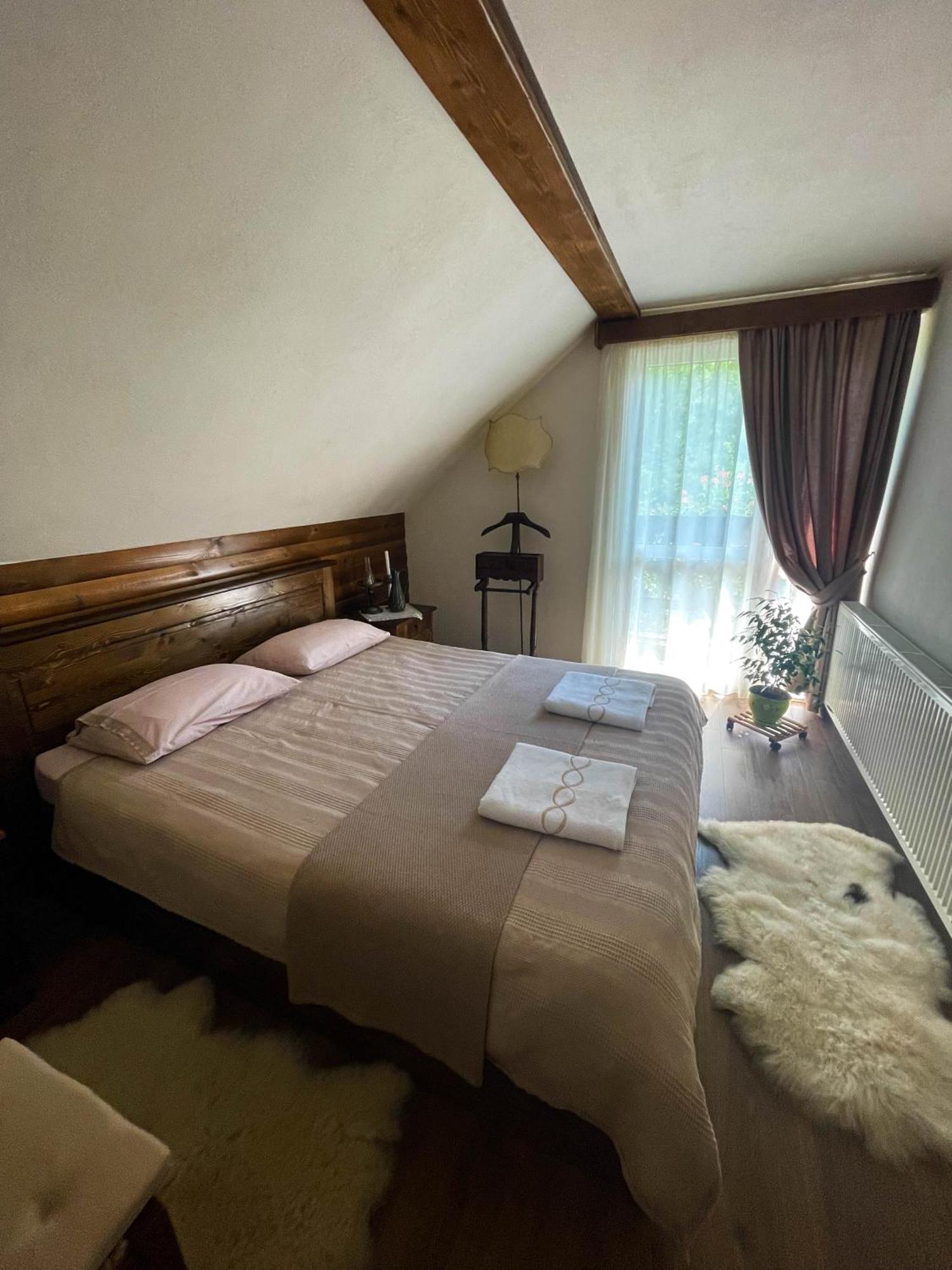 Cabana La Domnu' De Pe Vale Villa Aiud Bagian luar foto